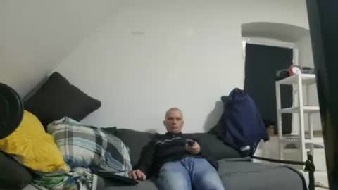 Zenek online show from 04-06-26, 12:41