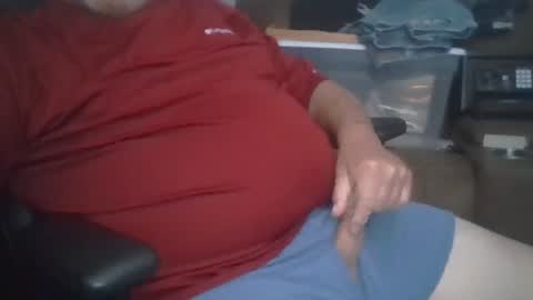 Snapshot of robglide chatting on 10-07-25, 10:01 robglide online show from 10-07-25, 10:01