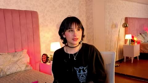 Snapshot of robinbennett chatting on 09-14-25, 12:48 robin D online show from 09-14-25, 12:48