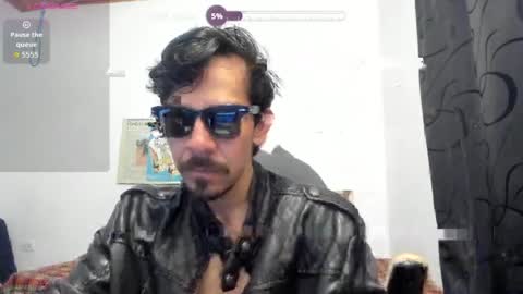 Snapshot of robindominique chatting on 05-11-26, 10:51 Robin online show from 05-11-26, 10:51