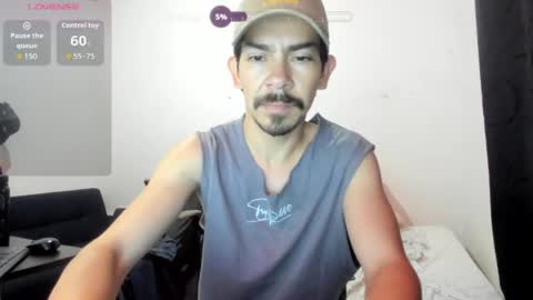Snapshot of robindominique chatting on 05-23-26, 01:44 Robin online show from 05-23-26, 01:44
