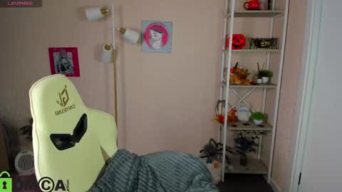 Rockett online show from 11-20-25, 01:06