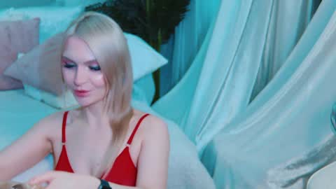 Lina and Den online show from 04-04-26, 06:22