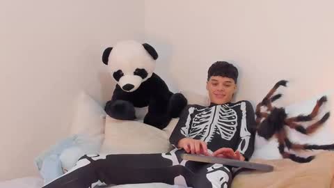 Snapshot of rockywood20cm chatting on 10-10-25, 10:42 RockyWood20CM online show from 10-10-25, 10:42