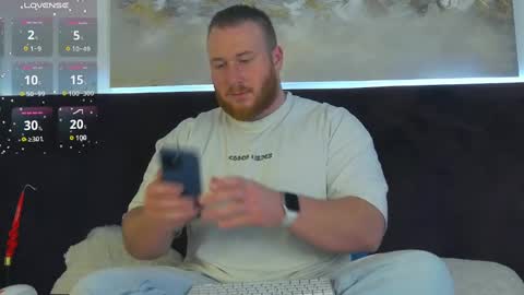 Snapshot of roddy_riss chatting on 03-08-25, 08:11 Roddy online show from 03-08-25, 08:11