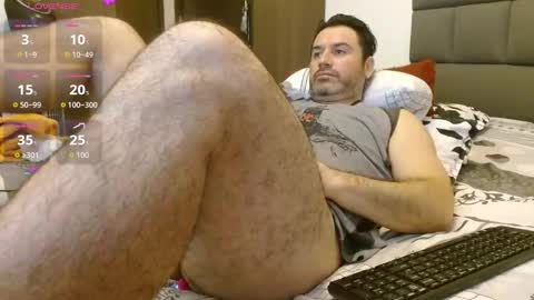 Snapshot of rodher81 chatting on 10-22-25, 11:21 Rod online show from 10-22-25, 11:21