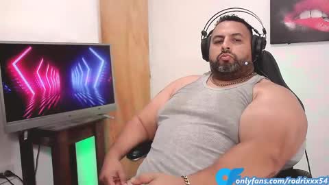 rodrixxx54 online show from 01-04-25, 01:10