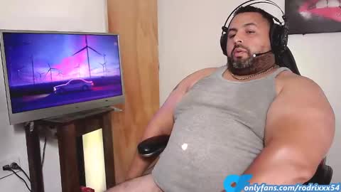 rodrixxx54 online show from 01-05-25, 10:29