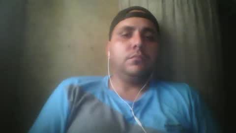 Snapshot of roger3600 chatting on 12-13-25, 09:31 Roger online show from 12-13-25, 09:31