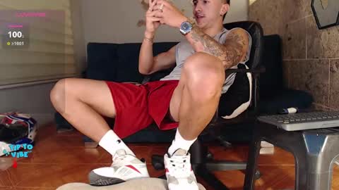 Snapshot of rogert_xx chatting on 12-11-24, 05:53 Rogert online show from 12-11-24, 05:53