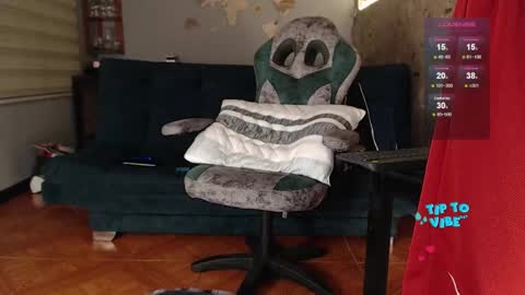 Snapshot of rogert_xx chatting on 10-10-25, 01:48 Rogert online show from 10-10-25, 01:48