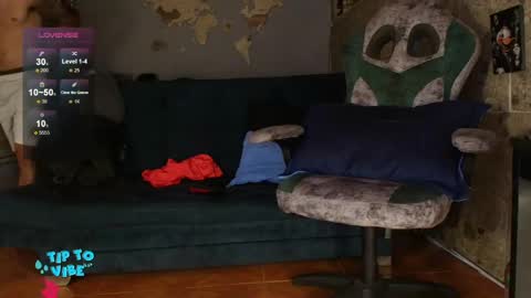 Snapshot of rogert_xx chatting on 05-27-26, 01:35 Rogert online show from 05-27-26, 01:35