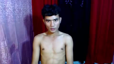 roianboyyy online show from 05-19-26, 02:23