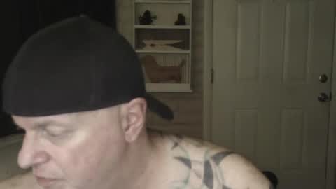 Snapshot of roinaz chatting on 12-23-24, 12:14 roinaz online show from 12-23-24, 12:14