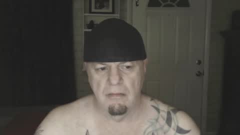 Snapshot of roinaz chatting on 01-15-25, 03:00 roinaz online show from 01-15-25, 03:00