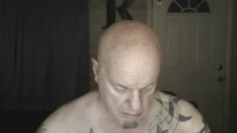 Snapshot of roinaz chatting on 06-14-26, 05:53 roinaz online show from 06-14-26, 05:53