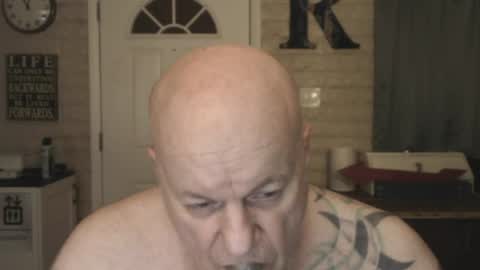 Snapshot of roinaz chatting on 07-21-26, 06:05 roinaz online show from 07-21-26, 06:05