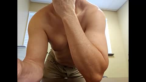 Snapshot of romanteeks chatting on 02-18-26, 07:43 romanteeks online show from 02-18-26, 07:43