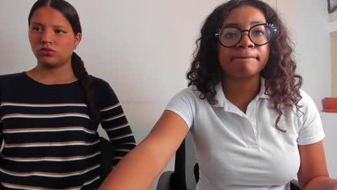 Snapshot of romantic_stargirl chatting on 12-02-24, 01:35 Is A Belle online show from 12-02-24, 01:35