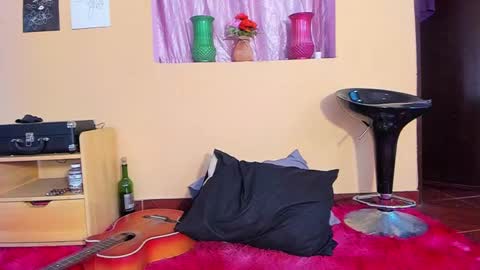 Snapshot of romantic_stargirl chatting on 12-14-24, 04:20 Is A Belle online show from 12-14-24, 04:20