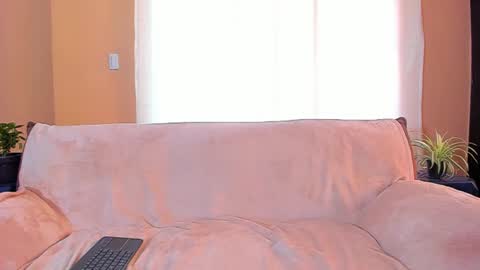 Snapshot of romantic_stargirl chatting on 01-28-25, 12:11 Is A Belle online show from 01-28-25, 12:11