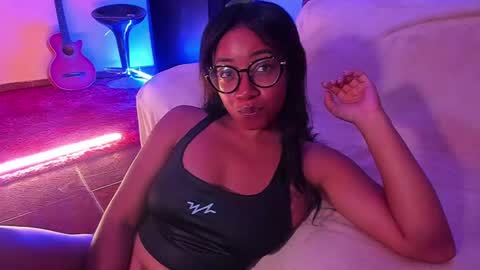 Snapshot of romantic_stargirl chatting on 02-08-25, 02:15 Is A Belle online show from 02-08-25, 02:15