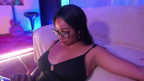 Snapshot of romantic_stargirl chatting on 02-09-25, 12:49 Is A Belle online show from 02-09-25, 12:49