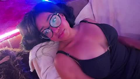 Snapshot of romantic_stargirl chatting on 02-09-25, 03:23 Is A Belle online show from 02-09-25, 03:23