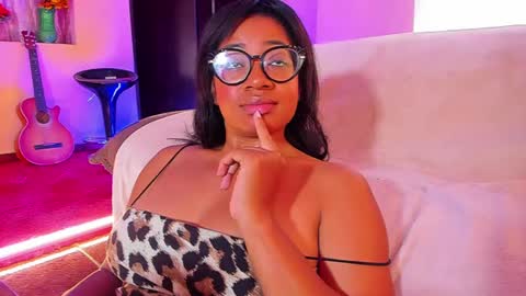 Snapshot of romantic_stargirl chatting on 02-12-25, 03:05 Is A Belle online show from 02-12-25, 03:05