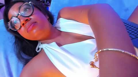 Snapshot of romantic_stargirl chatting on 02-22-25, 02:39 Is A Belle online show from 02-22-25, 02:39