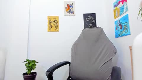 Snapshot of romantic_stargirl chatting on 03-02-25, 01:49 Is A Belle online show from 03-02-25, 01:49