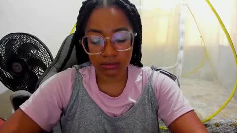 Snapshot of romantic_stargirl chatting on 10-26-25, 04:02 Is A Belle online show from 10-26-25, 04:02