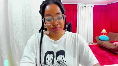 Snapshot of romantic_stargirl chatting on 11-24-25, 12:21 Is A Belle online show from 11-24-25, 12:21