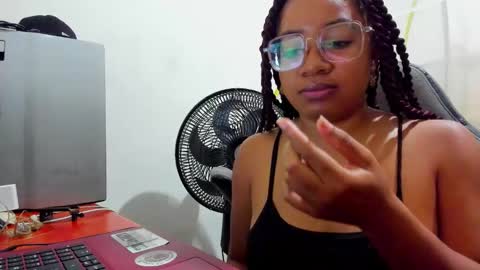 Snapshot of romantic_stargirl chatting on 11-30-25, 01:59 Is A Belle online show from 11-30-25, 01:59