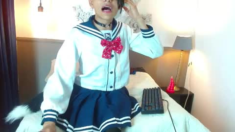Snapshot of romeo_laurient chatting on 04-10-26, 05:34 ROMEO online show from 04-10-26, 05:34