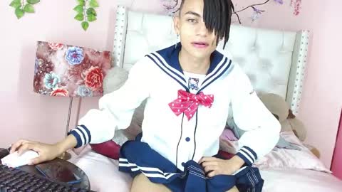 Snapshot of romeo_laurient chatting on 04-12-26, 11:43 ROMEO online show from 04-12-26, 11:43