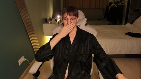 Snapshot of romeo_mercy chatting on 01-14-25, 11:53 Romeo online show from 01-14-25, 11:53