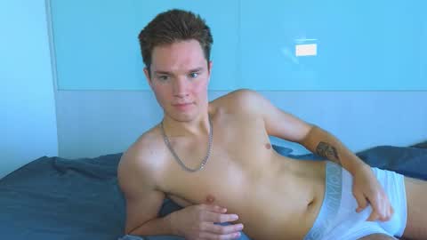 Snapshot of romeosilver chatting on 10-24-25, 05:48 Romeo online show from 10-24-25, 05:48