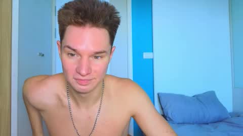 Snapshot of romeosilver chatting on 11-10-25, 05:39 Romeo online show from 11-10-25, 05:39