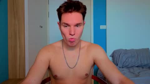 Snapshot of romeosilver chatting on 11-21-25, 03:38 Romeo online show from 11-21-25, 03:38