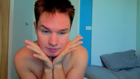 Snapshot of romeosilver chatting on 12-14-25, 04:18 Romeo online show from 12-14-25, 04:18