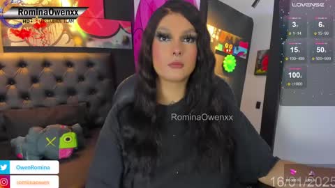 Snapshot of rominaowenxx chatting on 01-16-25, 06:03 ROMINA OWEN online show from 01-16-25, 06:03