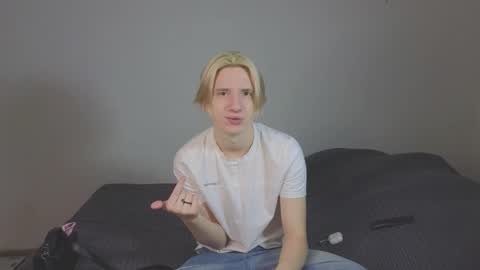 Snapshot of ron_vilss chatting on 02-04-26, 07:47 Ron online show from 02-04-26, 07:47