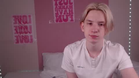 Snapshot of ron_vilss chatting on 02-08-26, 11:02 Ron online show from 02-08-26, 11:02