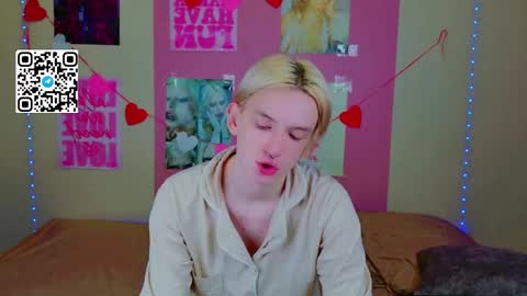 Snapshot of ron_vilss chatting on 02-24-26, 04:32 Ron online show from 02-24-26, 04:32