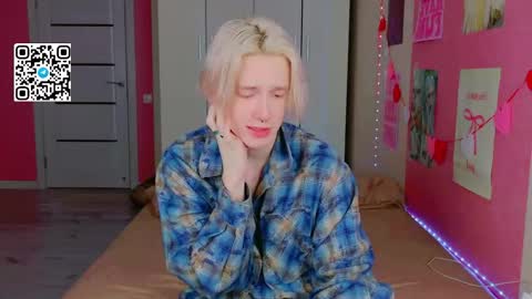 Snapshot of ron_vilss chatting on 03-13-26, 01:01 Ron online show from 03-13-26, 01:01