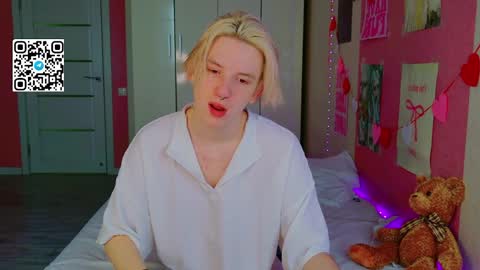 Snapshot of ron_vilss chatting on 03-17-26, 05:00 Ron online show from 03-17-26, 05:00