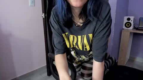 Snapshot of room312_ chatting on 04-25-26, 01:14 Twelve 3 Inst Twelve 312002 Twitter Room312 2002 online show from 04-25-26, 01:14