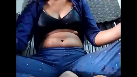 roop_sexy642 online show from 04-21-26, 05:47