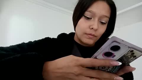 Snapshot of rooxxyy_ chatting on 09-20-25, 05:25    online show from 09-20-25, 05:25